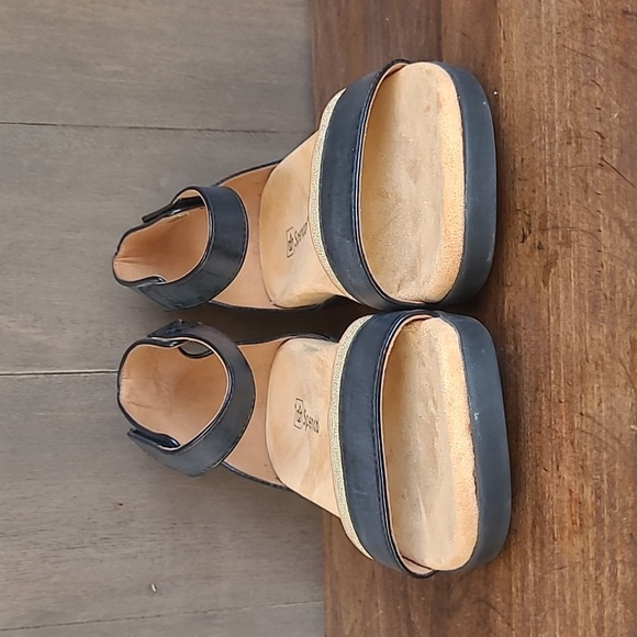 EUC Spenco Sandals Women's sz 8B Jasmine Ankle Strap Black/Gold Flat Sandals - Picture 5 of 11